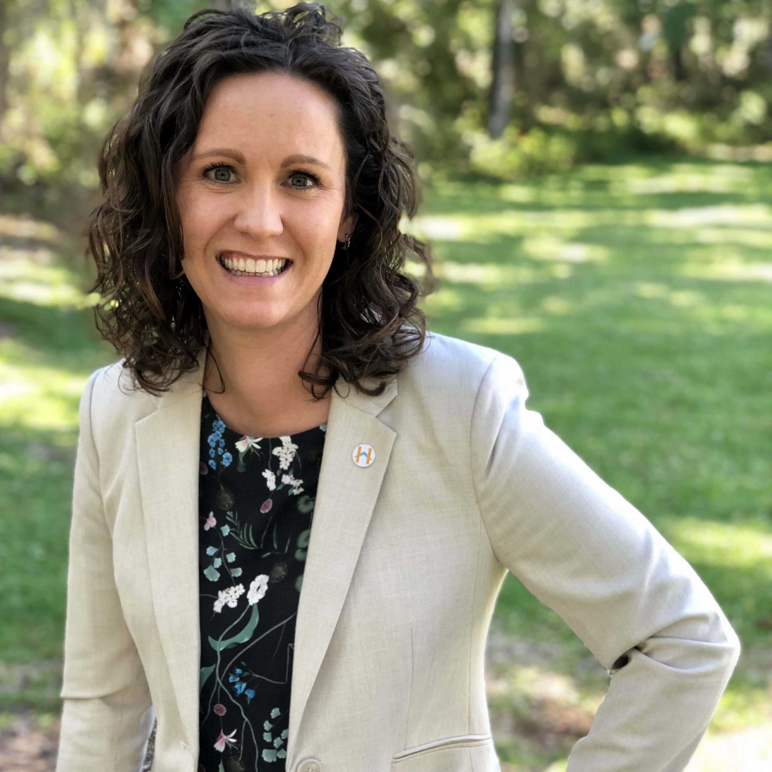 Erin_Alone-e1528409753388-min